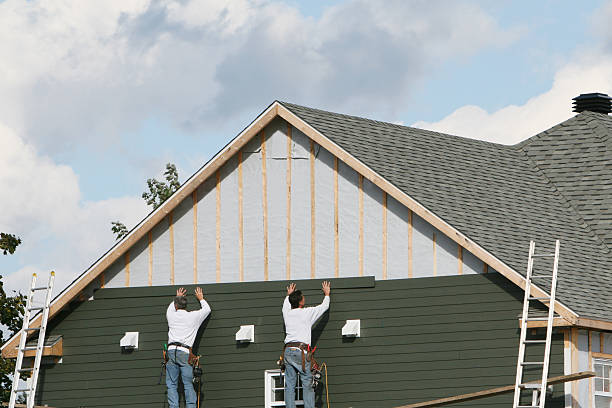 Professional Siding technician working in Gloverville, SC